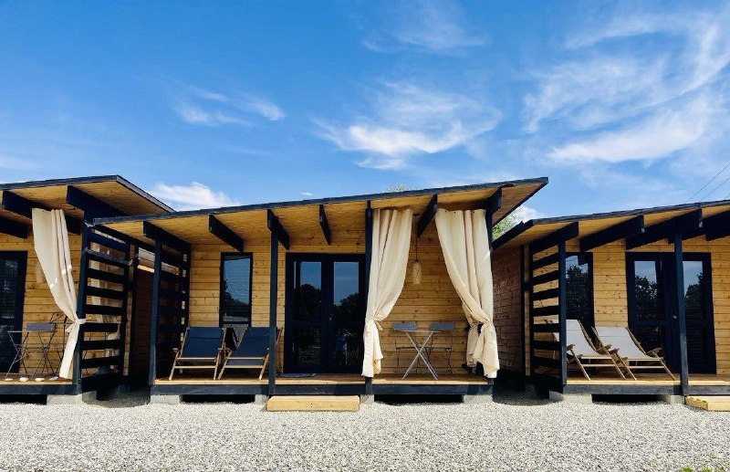 ФЬЮЖН ТРИ ДОМИКА С ЛАУНЖ-ЗОНОЙ