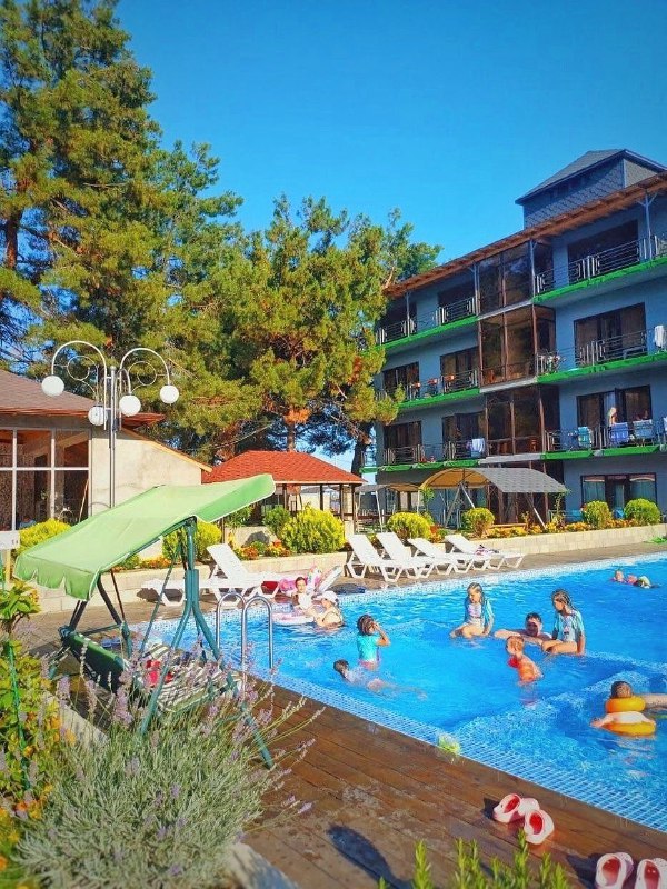 МУЛБЕРРИ ОТЕЛЬ НА ПЛЯЖЕ С БАССЕЙНОМ И КАФЕ