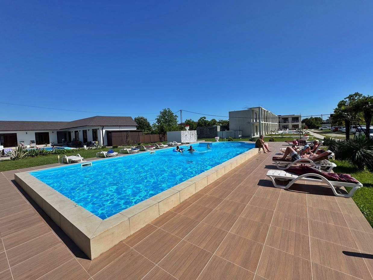 "АКВА" ОТЕЛЬ С БАССЕЙНОМ И ЗАВТРАКАМИ фото 1