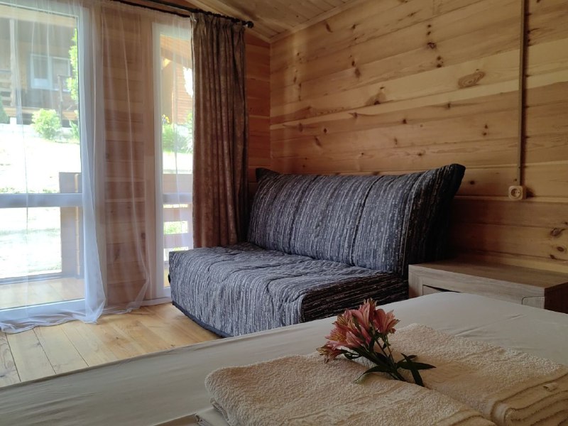 ЗЕЛЕНЫЙ ДВОРИК ДОМИКИ И НОМЕРА фото 3