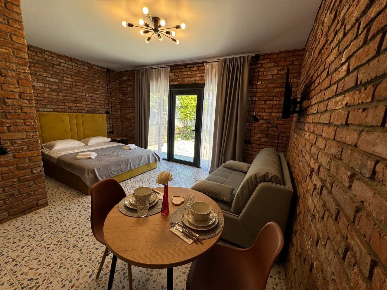 "ВИЛЛА СУХУМ" КОТТЕДЖИ С КУХНЕЙ фото 1